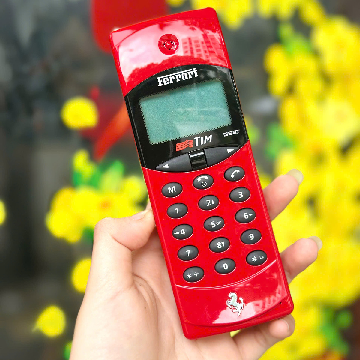 Điện Thoại FERRARI F10